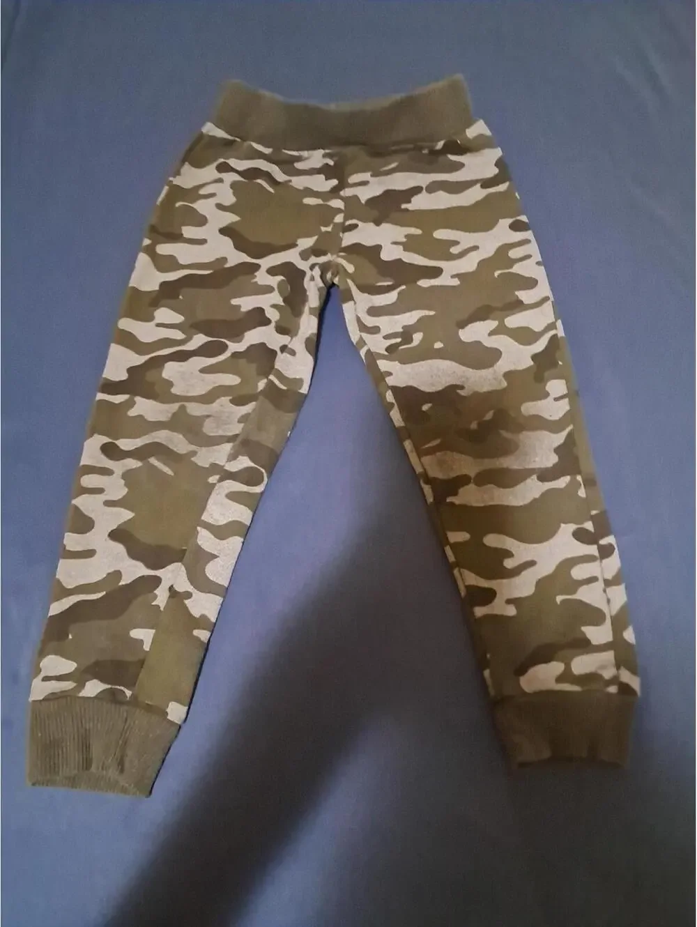 Boys Size 5 Camo‎ sweat Pants 10 Threads